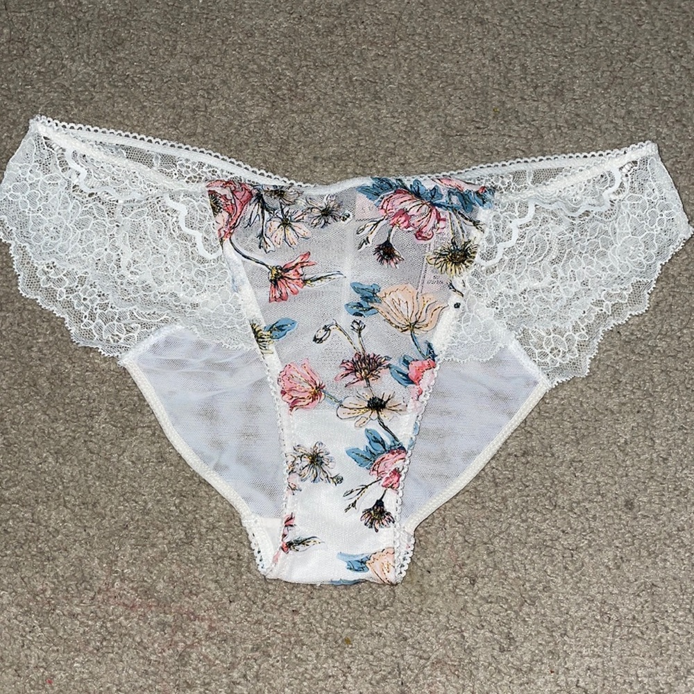 Victoria Secret Dream Angels Cheekini Size:Medium